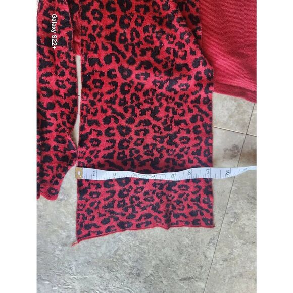 S40 Heart N Crush sweater with attached scarf - Picture 12 of 12